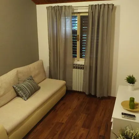 Apartman Maslina Apartment
